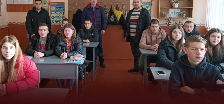Одинадцятикласників Тернопільської області ознайомили з Університетом Огієнка