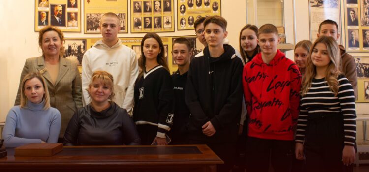 Учням шкіл Дунаєвеччини розповіли про славетну історію та діяльність К-ПНУ